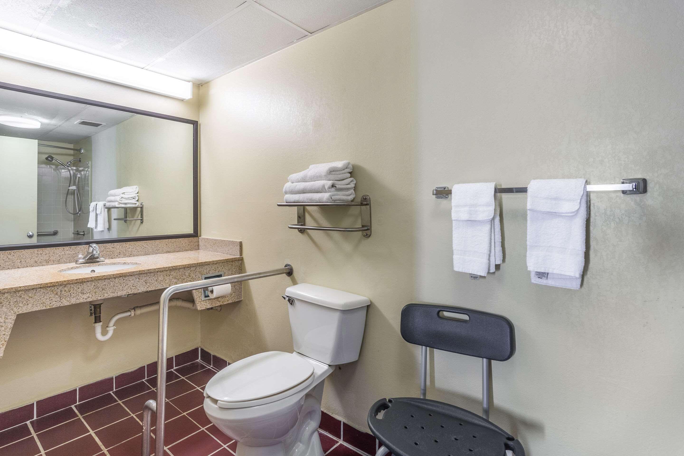 Econo Lodge & Suites Clarksville Kültér fotó