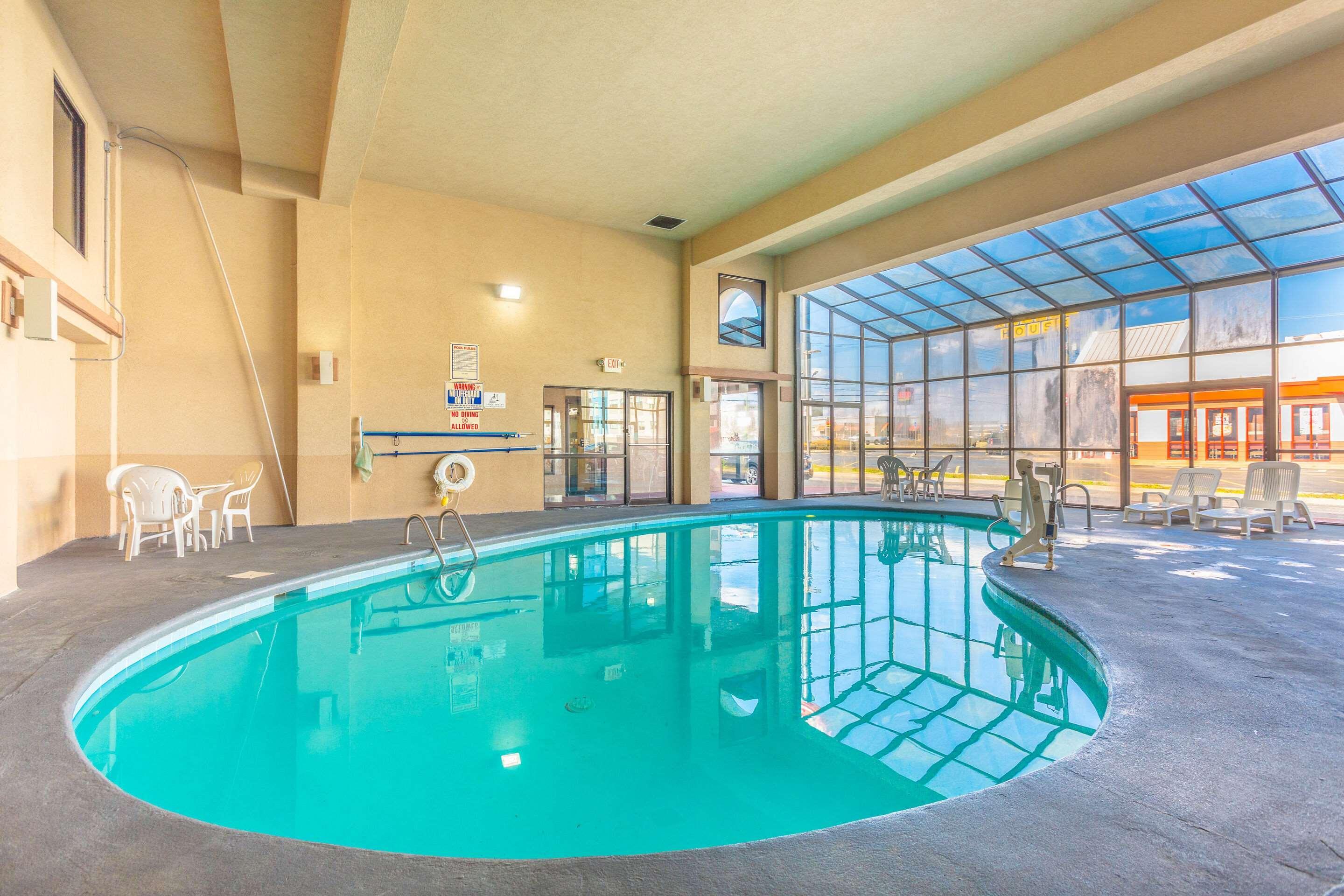 Econo Lodge & Suites Clarksville Kültér fotó