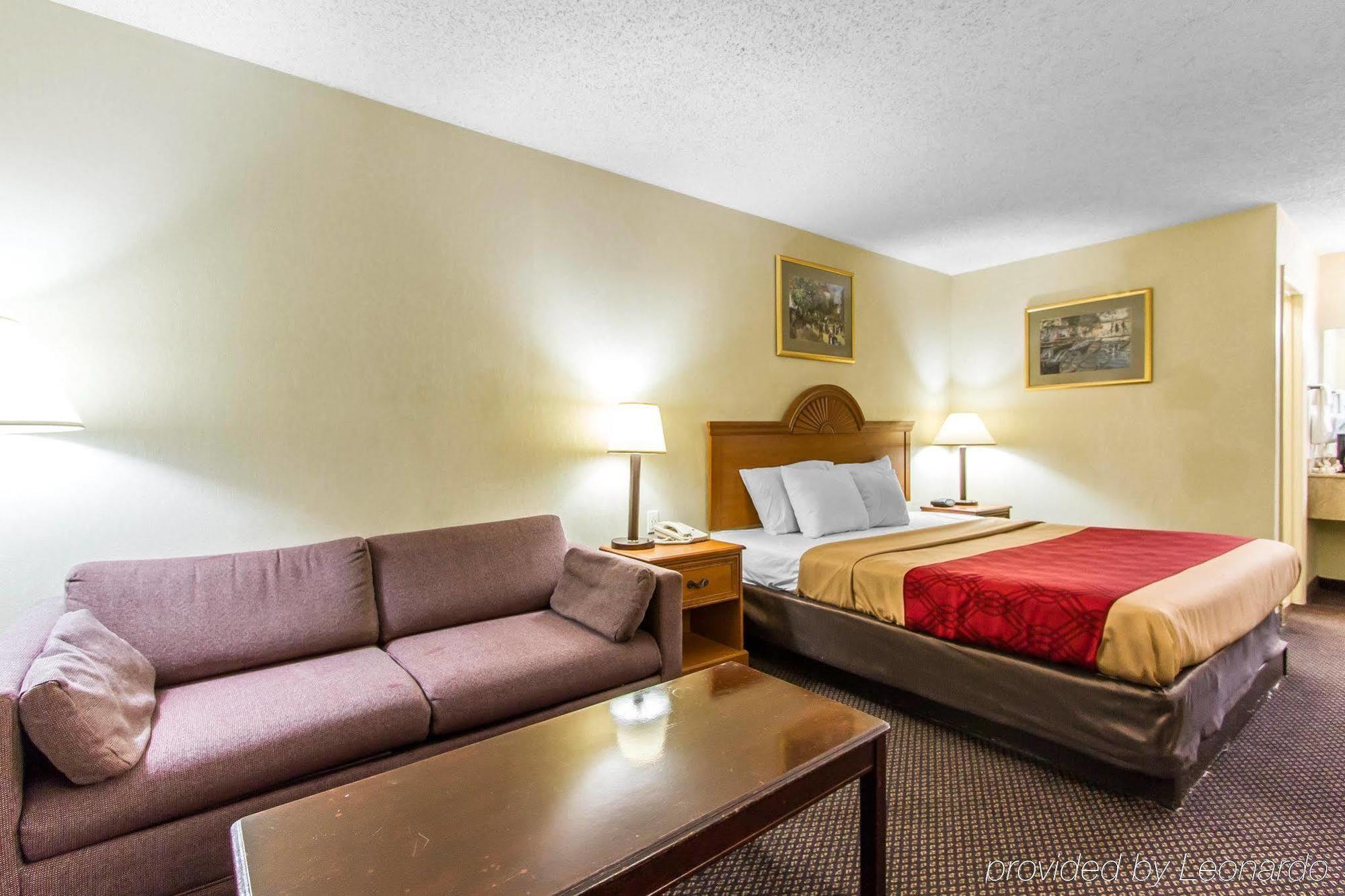 Econo Lodge & Suites Clarksville Kültér fotó