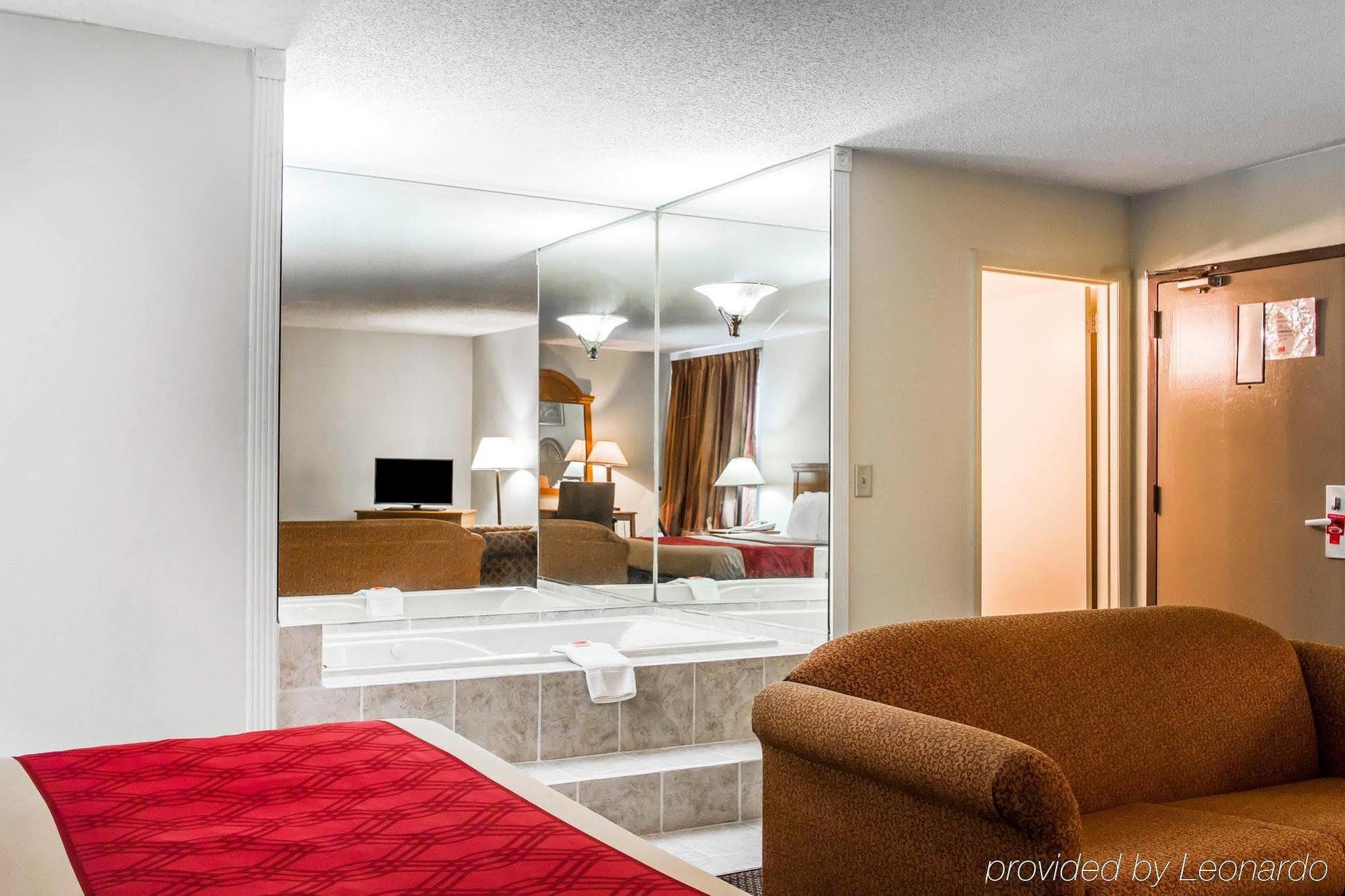 Econo Lodge & Suites Clarksville Kültér fotó