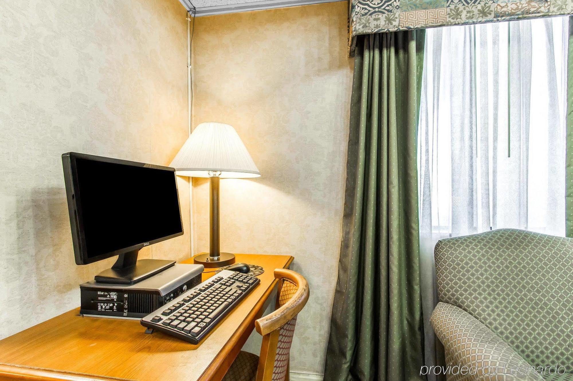 Econo Lodge & Suites Clarksville Kültér fotó