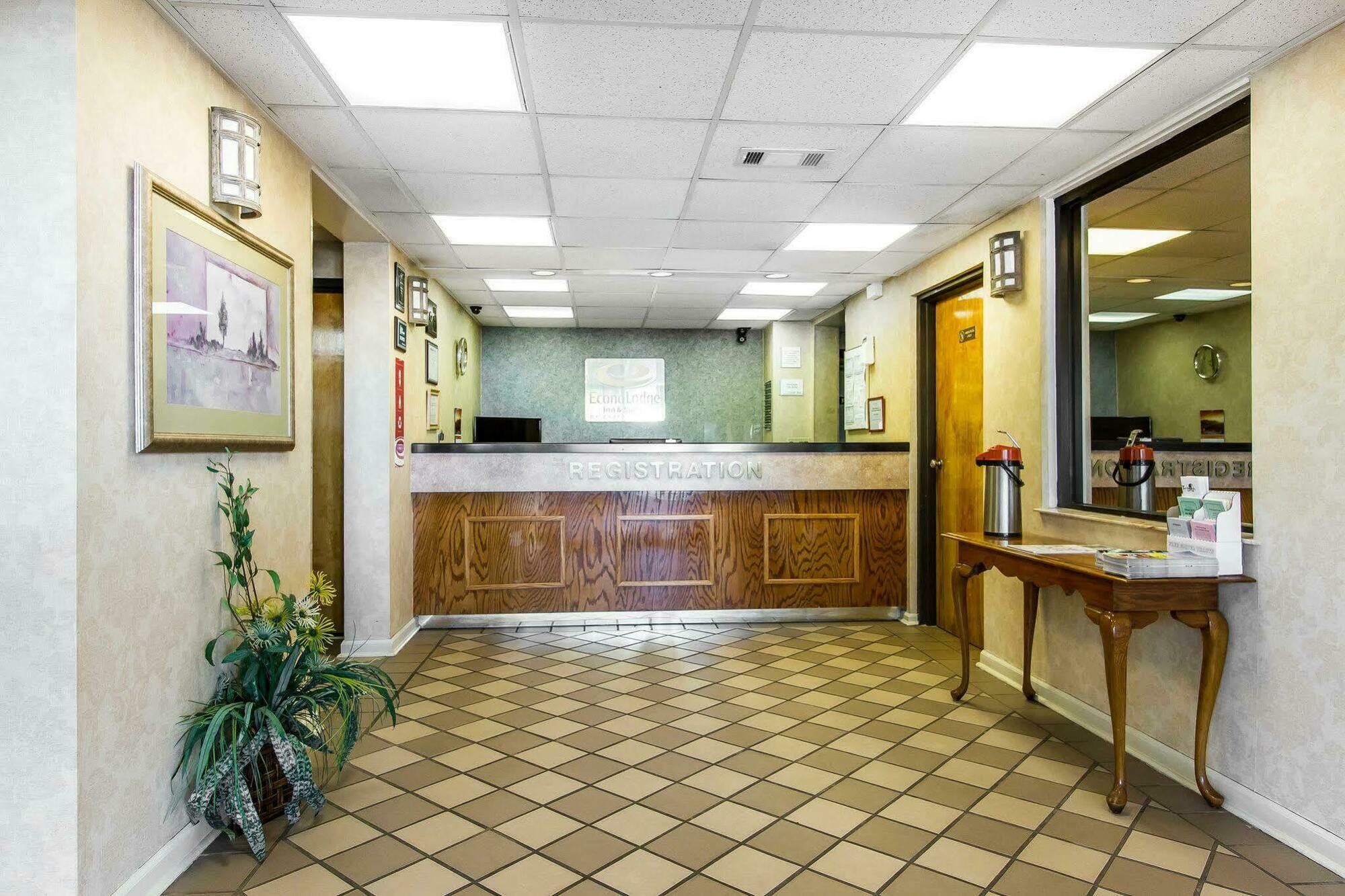 Econo Lodge & Suites Clarksville Kültér fotó