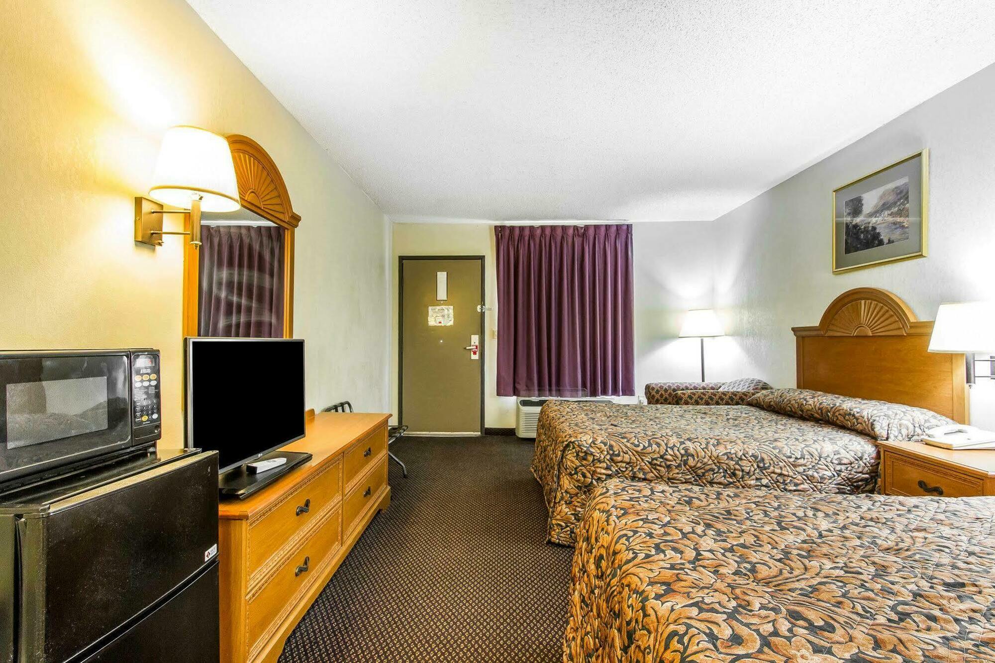 Econo Lodge & Suites Clarksville Kültér fotó
