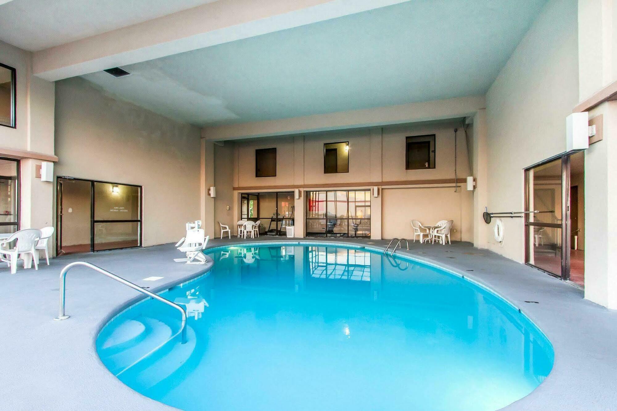 Econo Lodge & Suites Clarksville Kültér fotó